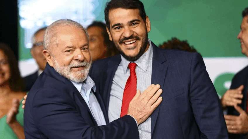 Rejeitado pelo senado para ministro do STF, Messias avaliza Lula e valida aumento do bolsa família a 17 dias da eleição